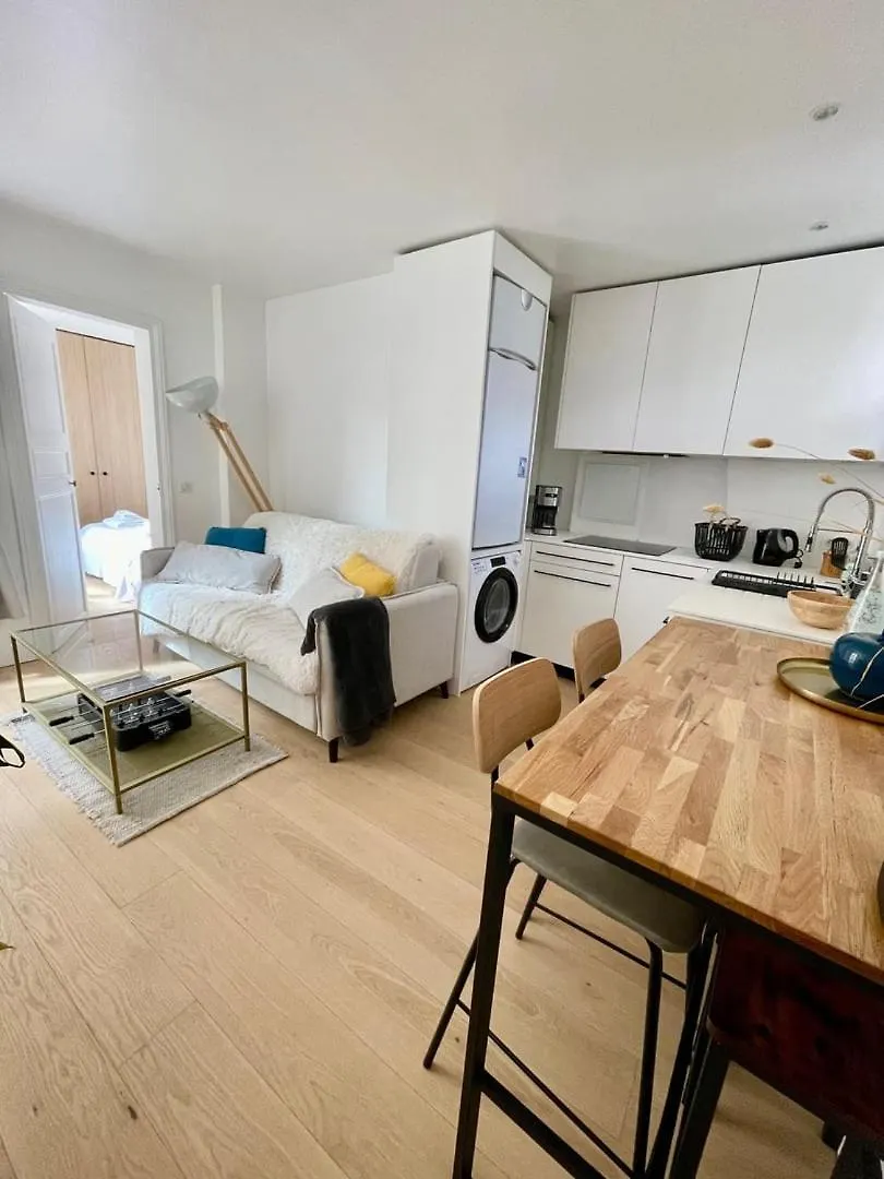 Hipster North Apartment Paris